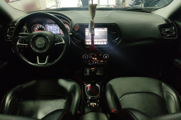 Used Jeep Compass 2020 220T Automatic Elite Edition Center Console