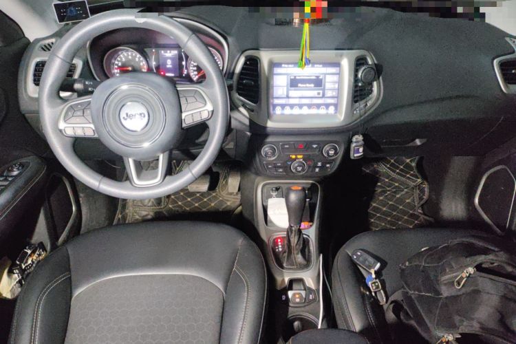 Used Jeep Compass 2020 220T Automatic Leading Edition Center Console
