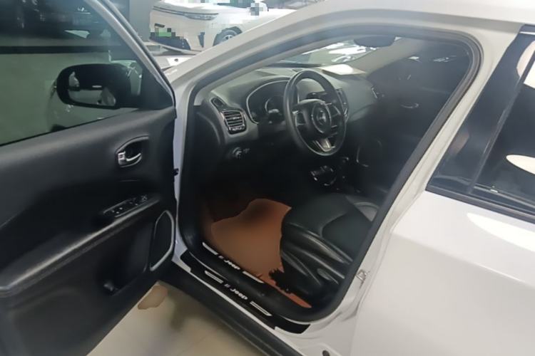 Used Jeep Compass 2020 220T Automatic Elite Edition Driver Seat