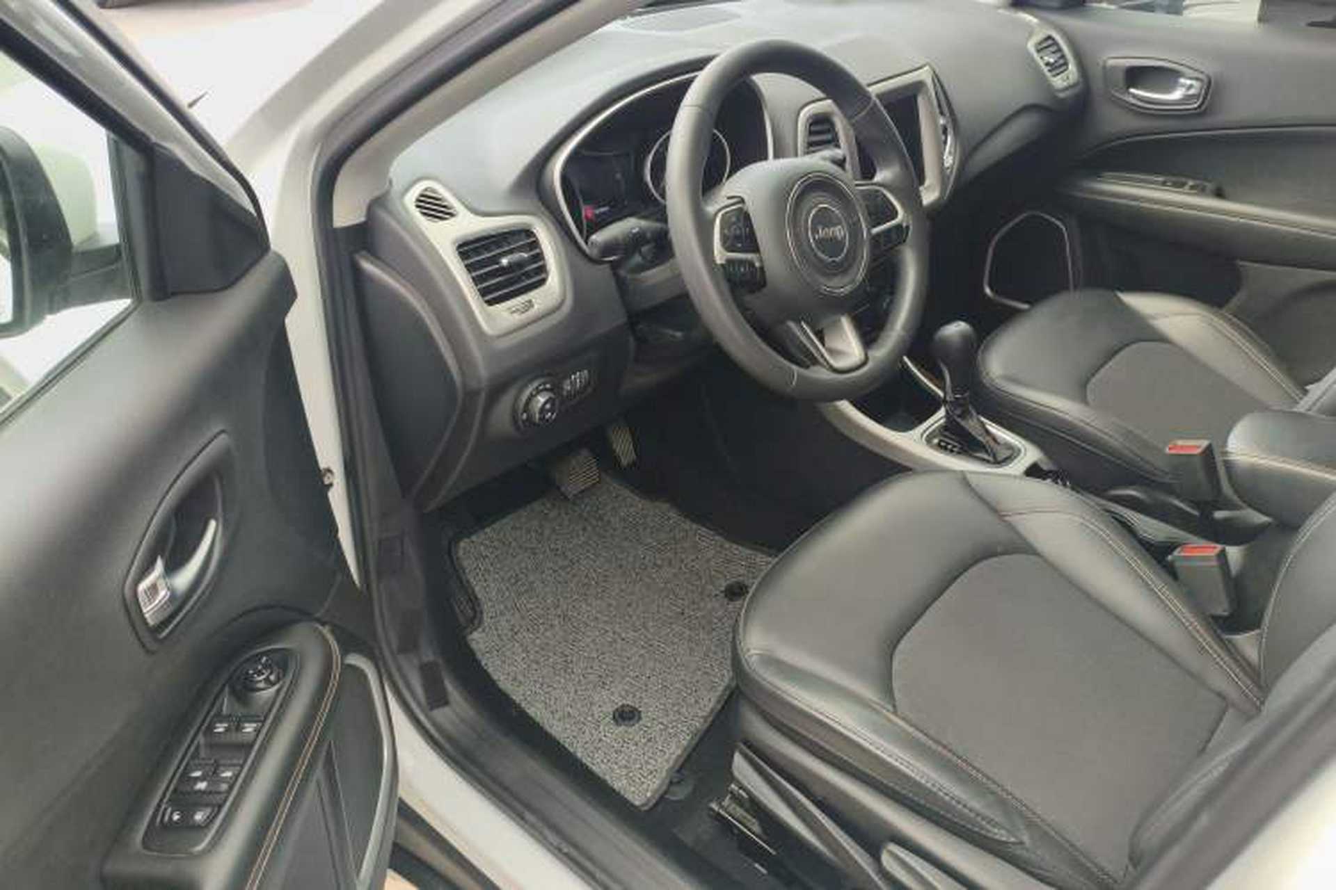 Used Jeep Compass 2020 220T Automatic Leading Edition Driver Seat