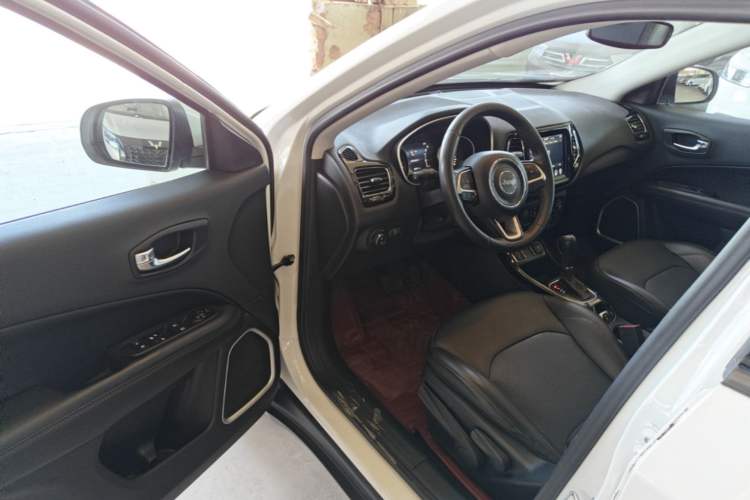 Used Jeep Compass 2020 220T Automatic Elite Edition Driver Seat