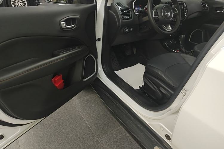 Used Jeep Compass 2020 220T Automatic Elite Edition Driver Seat