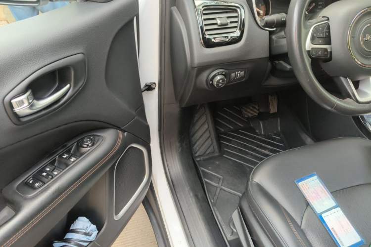 Used Jeep Compass 2020 220T Automatic Elite Edition Driver Seat