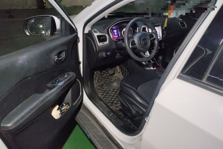 Used Jeep Compass 2020 220T Automatic Leading Edition Driver Seat