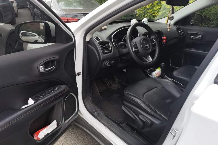 Used Jeep Compass 2020 220T Automatic Elite Edition Driver Seat