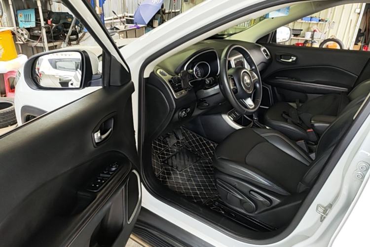 Used Jeep Compass 2020 220T Automatic Leading Edition Driver Seat