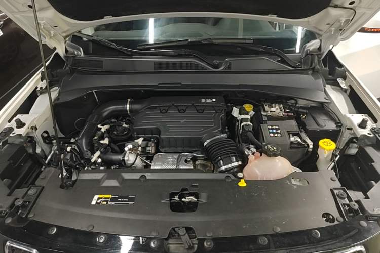 Used Jeep Compass 2020 220T Automatic Elite Edition Engine Bay