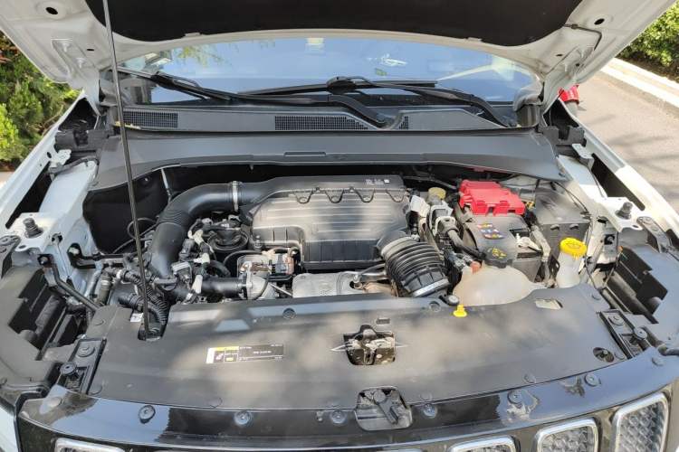 Used Jeep Compass 2020 220T Automatic Elite Edition Engine Bay