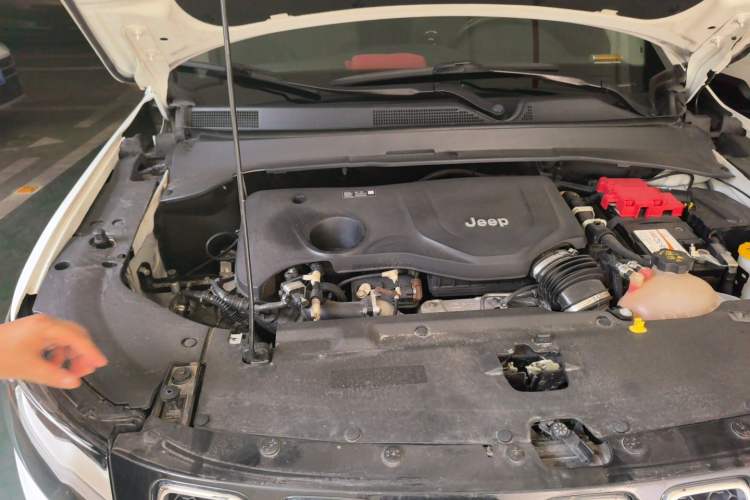 Used Jeep Compass 2020 220T Automatic Four-Wheel Drive Elite Edition Engine Bay Right