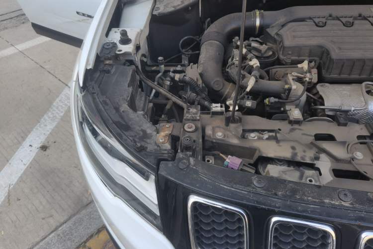 Used Jeep Compass 2020 220T Automatic Leading Edition Engine Bay Right