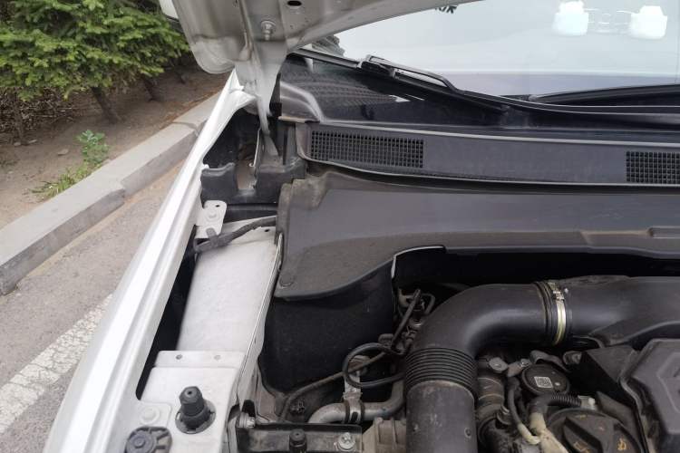 Used Jeep Compass 2020 220T Automatic Elite Edition Engine Bay Right