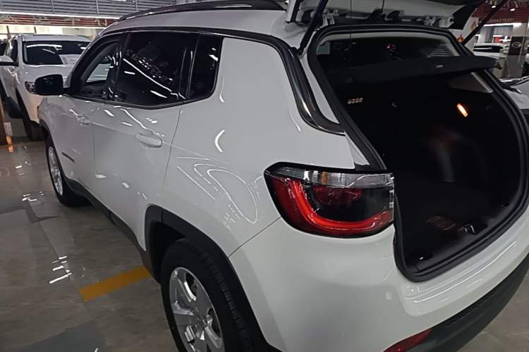 Used Jeep Compass 2020 220T Automatic Leading Edition Exterior 2