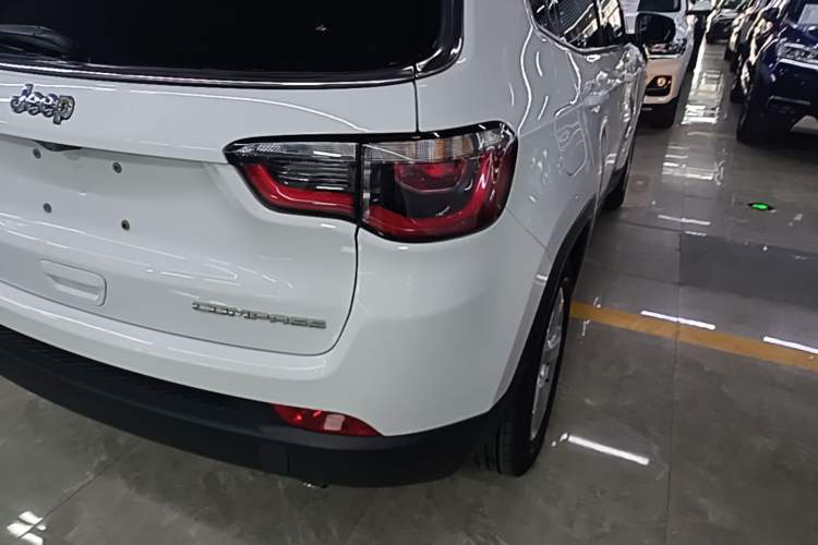 Used Jeep Compass 2020 220T Automatic Leading Edition Exterior 3
