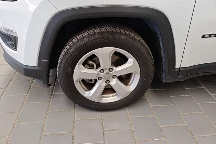 Used Jeep Compass 2020 220T Automatic Leading Edition Exterior 4