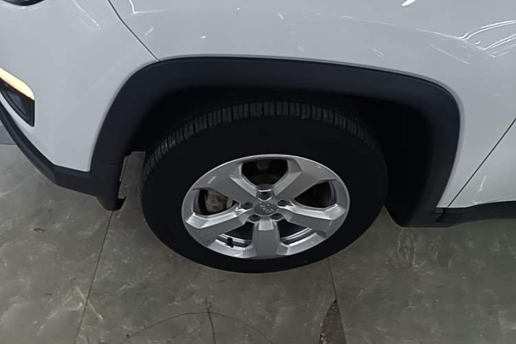 Used Jeep Compass 2020 220T Automatic Leading Edition Exterior 4