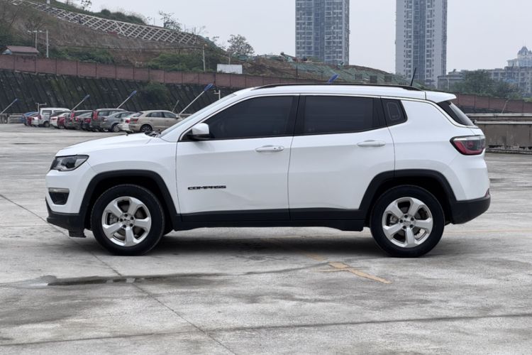 Used Jeep Compass 2020 220T Automatic Leading Edition Exterior 5