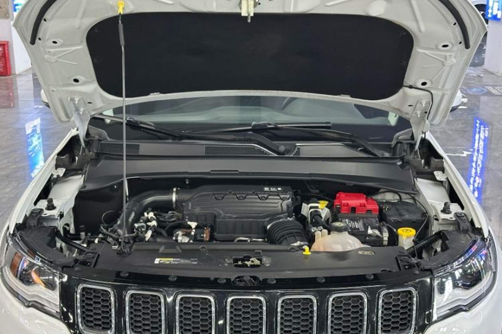 Used Jeep Compass 2020 220T Automatic Leading Edition Exterior 7