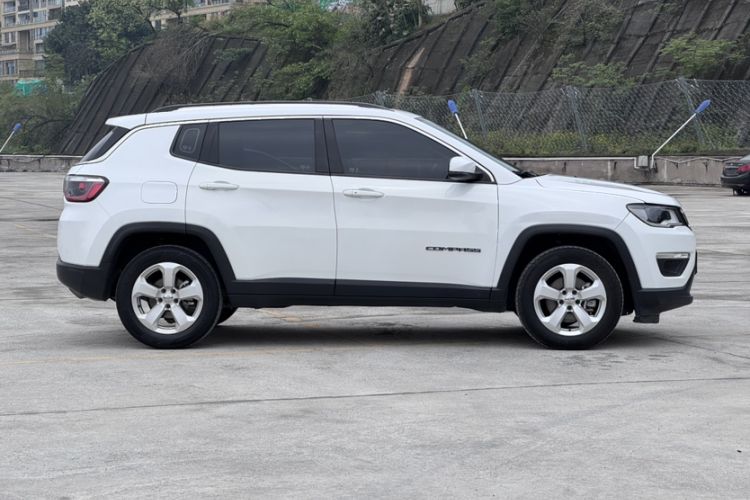 Used Jeep Compass 2020 220T Automatic Leading Edition Exterior 8
