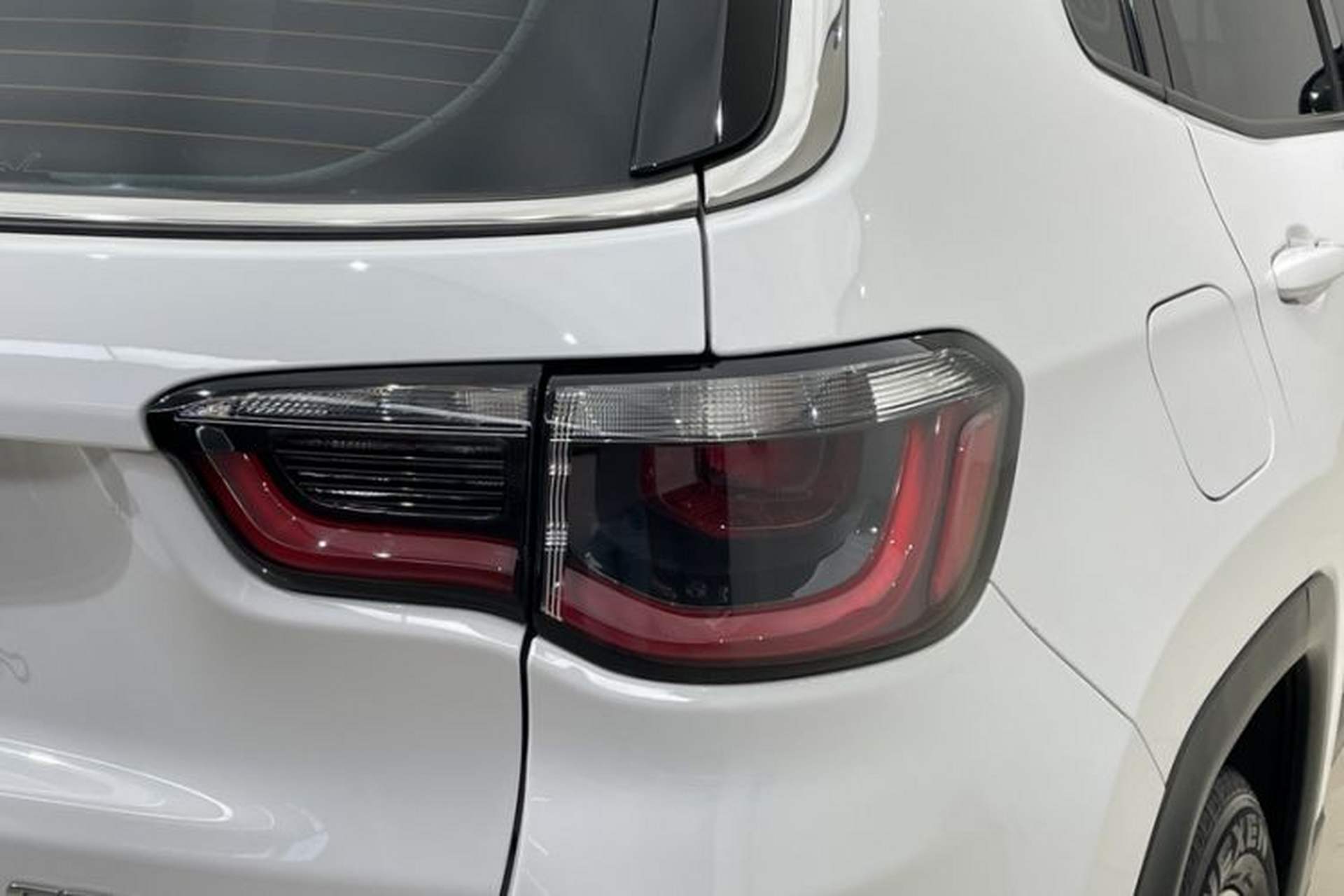 Used Jeep Compass 2020 220T Automatic Leading Edition Exterior 9