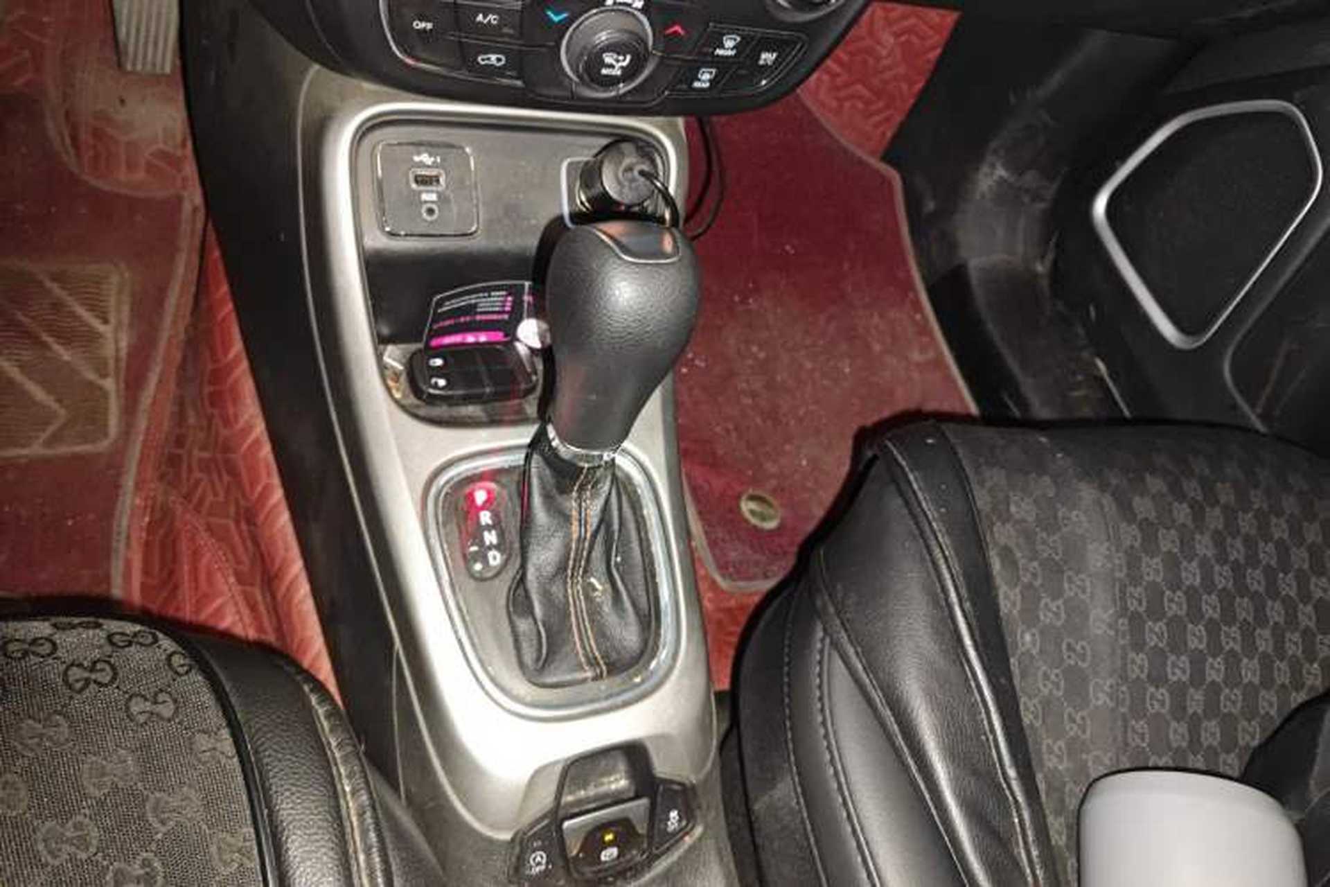 Used Jeep Compass 2020 220T Automatic Leading Edition Gear Lever