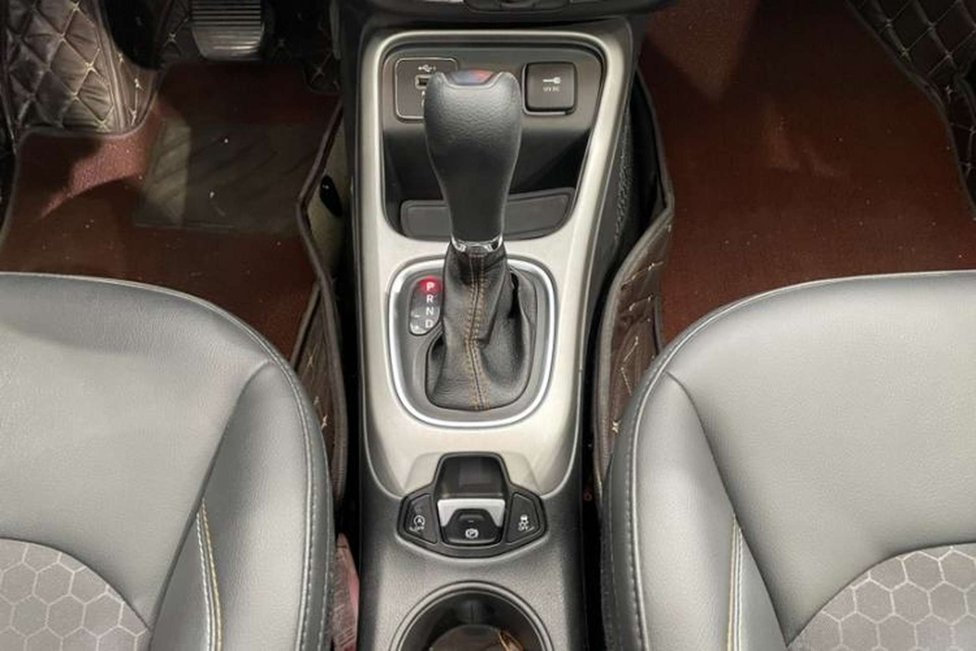 Used Jeep Compass 2020 220T Automatic Leading Edition Gear Lever