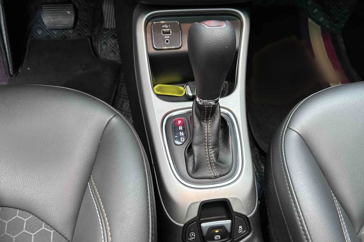 Used Jeep Compass 2020 220T Automatic Leading Edition Gear Lever