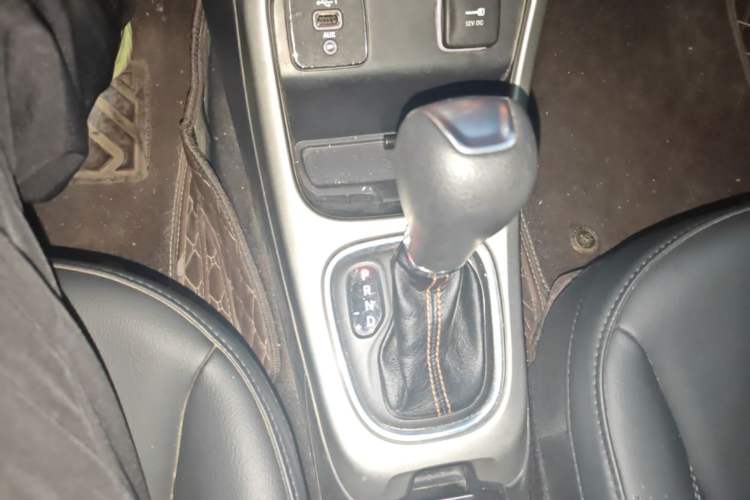 Used Jeep Compass 2020 220T Automatic Leading Edition Gear Lever