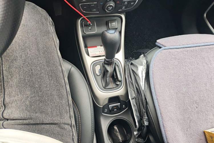 Used Jeep Compass 2020 220T Automatic Leading Edition Gear Lever