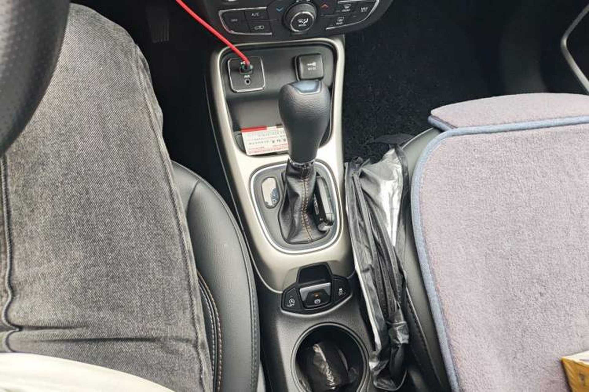Used Jeep Compass 2020 220T Automatic Leading Edition Gear Lever