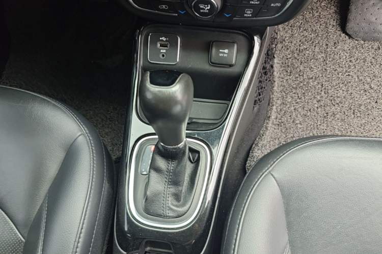 Used Jeep Compass 2020 220T Automatic Night Eagle Edition Gear Lever