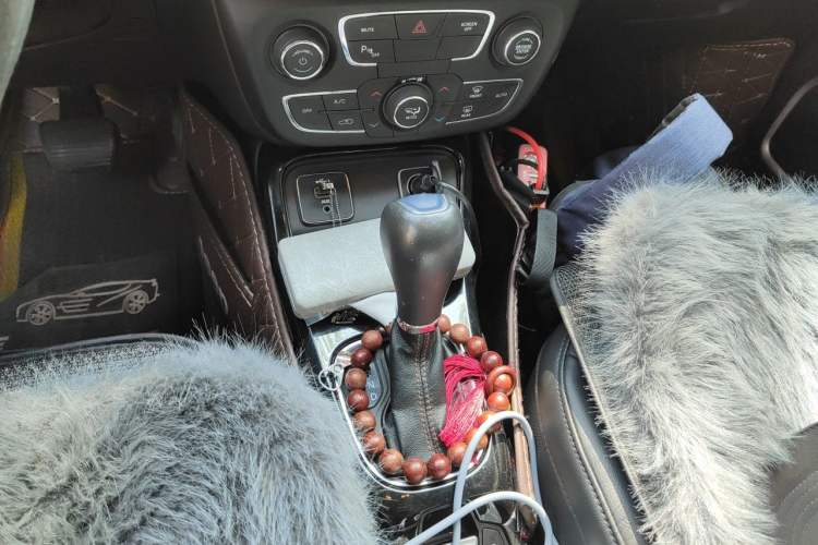 Used Jeep Compass 2020 220T Automatic Elite Edition Gear Lever