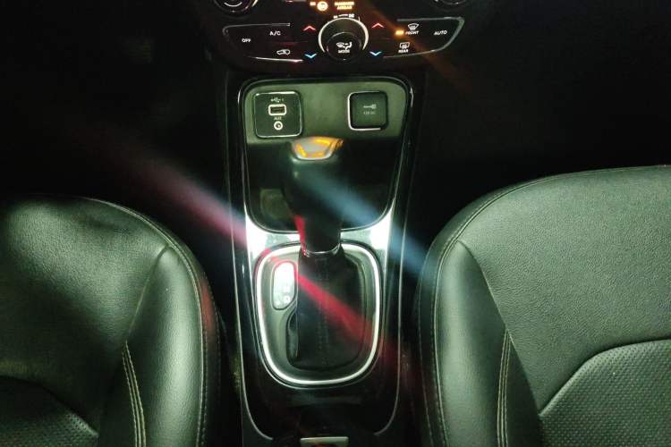 Used Jeep Compass 2020 220T Automatic Elite Edition Gear Lever