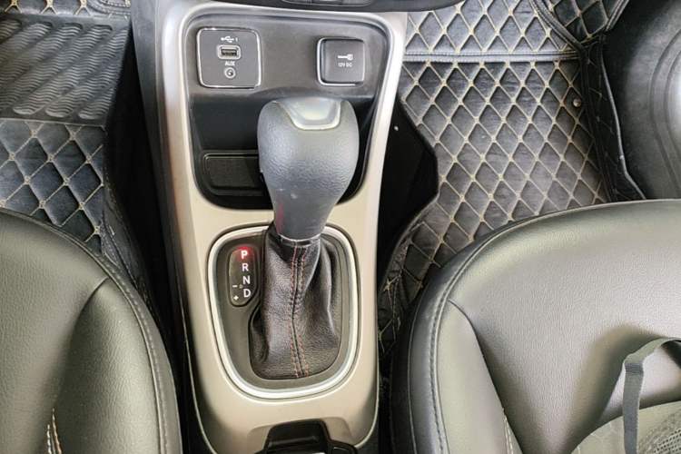 Used Jeep Compass 2020 220T Automatic Leading Edition Gear Lever