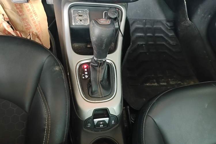 Used Jeep Compass 2020 220T Automatic Leading Edition Gear Lever