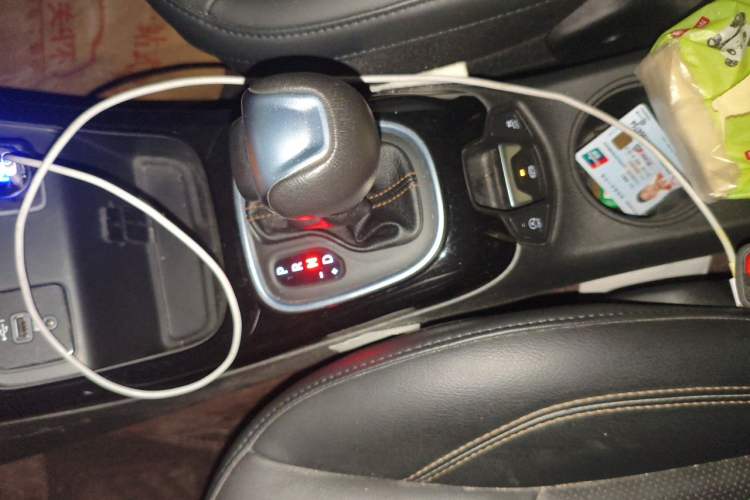 Used Jeep Compass 2020 220T Automatic Elite Edition Gear Lever
