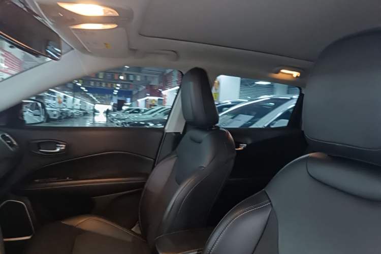 Used Jeep Compass 2020 220T Automatic Leading Edition Headliner