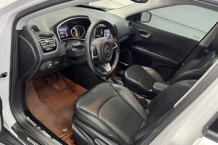 Used Jeep Compass 2020 220T Automatic Elite Edition Interior 1
