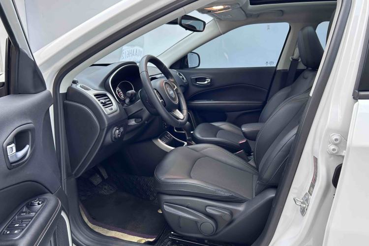 Used Jeep Compass 2020 220T Automatic Leading Edition Interior 1