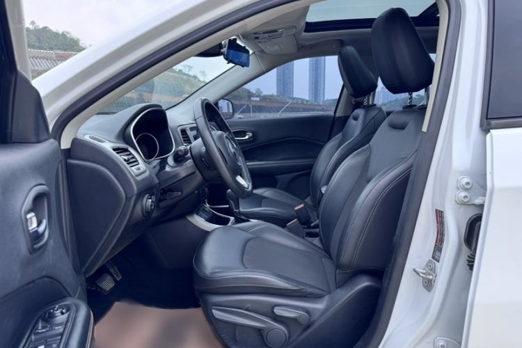 Used Jeep Compass 2020 220T Automatic Leading Edition Interior 1