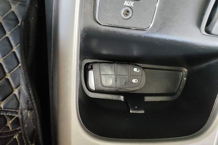 Used Jeep Compass 2020 220T Automatic Leading Edition Interior 1