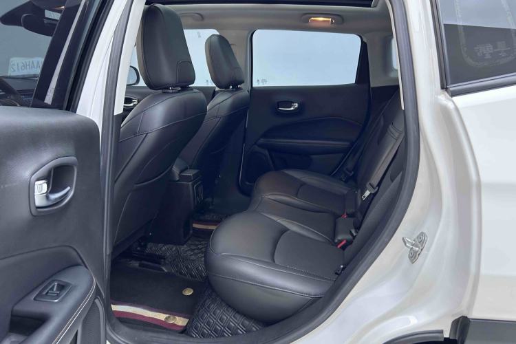 Used Jeep Compass 2020 220T Automatic Leading Edition Interior 2