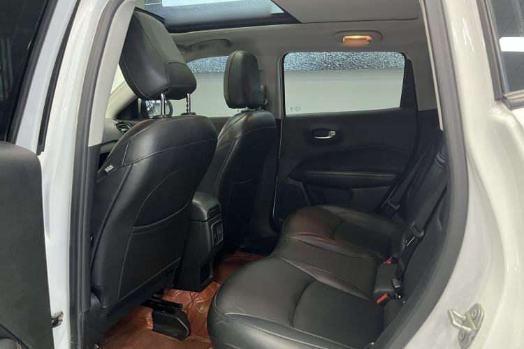 Used Jeep Compass 2020 220T Automatic Elite Edition Interior 3