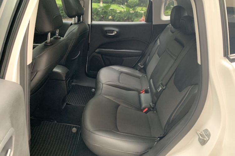 Used Jeep Compass 2020 220T Automatic Leading Edition Interior 3