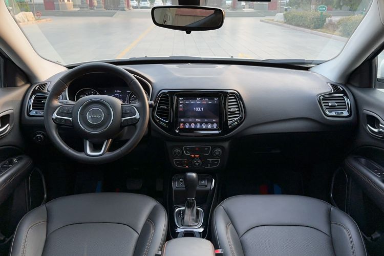 Used Jeep Compass 2020 220T Automatic Elite Edition Interior 3