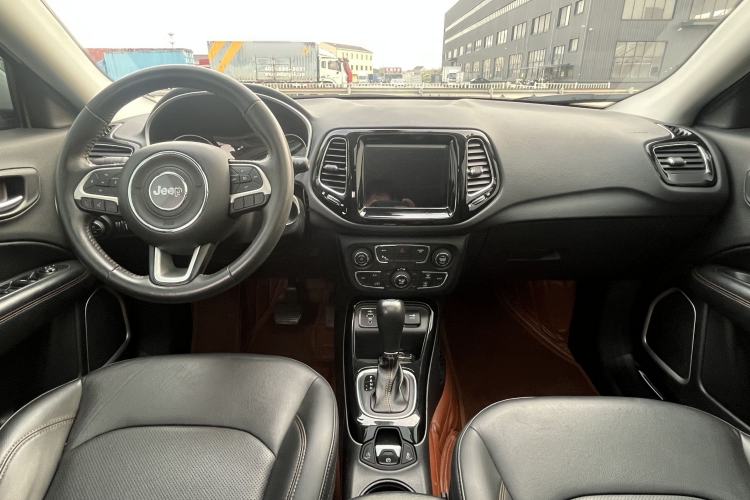 Used Jeep Compass 2020 220T Automatic Elite Edition Interior 3