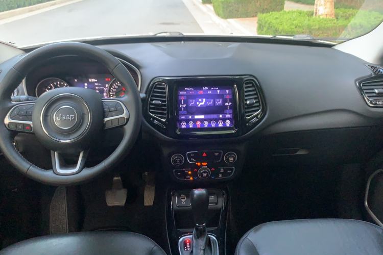 Used Jeep Compass 2020 220T Automatic Elite Edition Interior 4