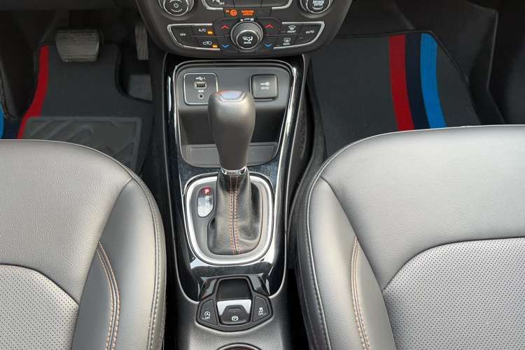 Used Jeep Compass 2020 220T Automatic Elite Edition Interior 4