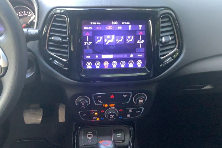 Used Jeep Compass 2020 220T Automatic Elite Edition Interior 5