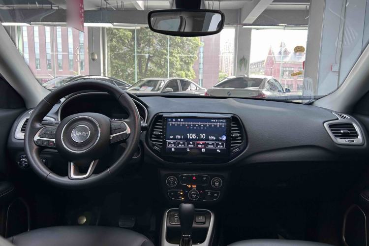 Used Jeep Compass 2020 220T Automatic Leading Edition Interior 5