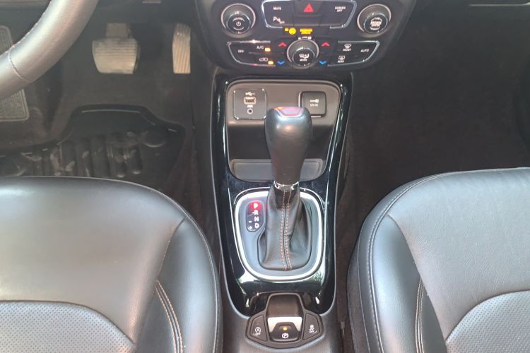Used Jeep Compass 2020 220T Automatic Elite Edition Interior 6